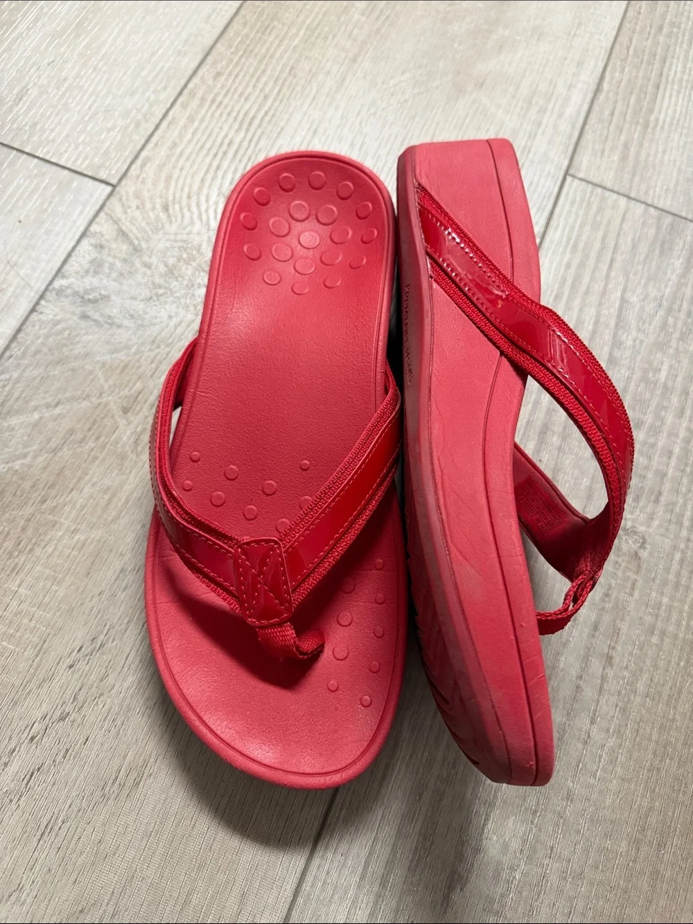 Vionic Red Women's Flip Flop Sandals